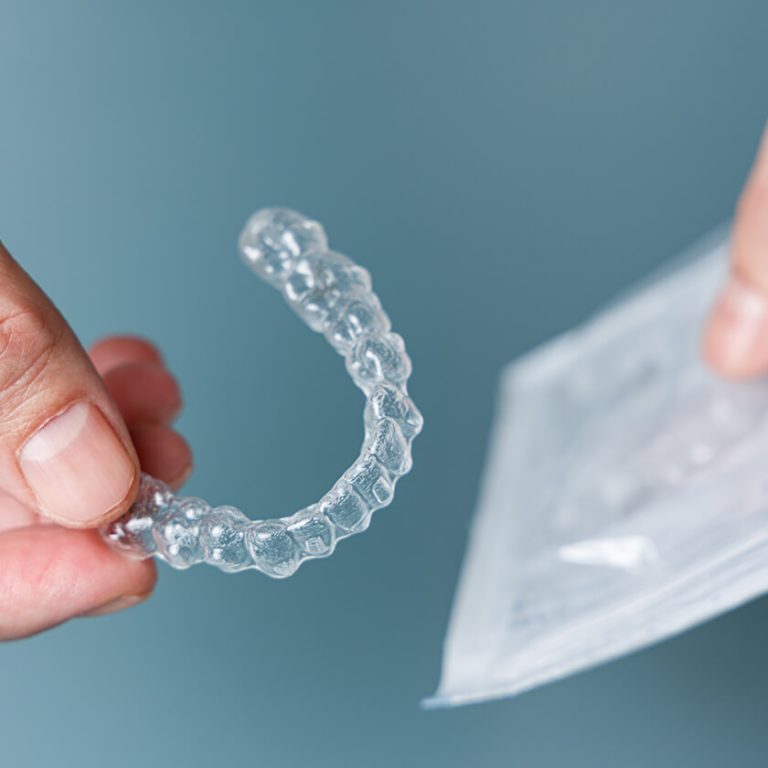 blog-image-understanding-invisalign-cost-benefits-timeline